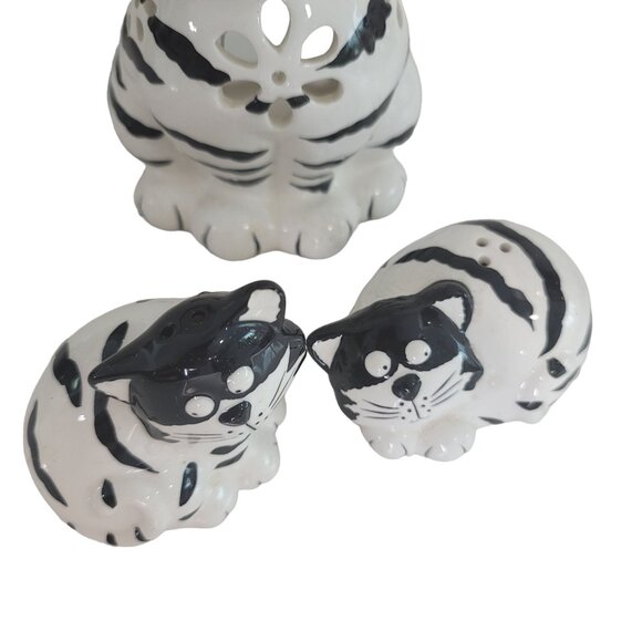 Set Of 3 Hand-Painted Ceramic Black & White Cat salt and pepper shaker/ caddy - Picture 3 of 7